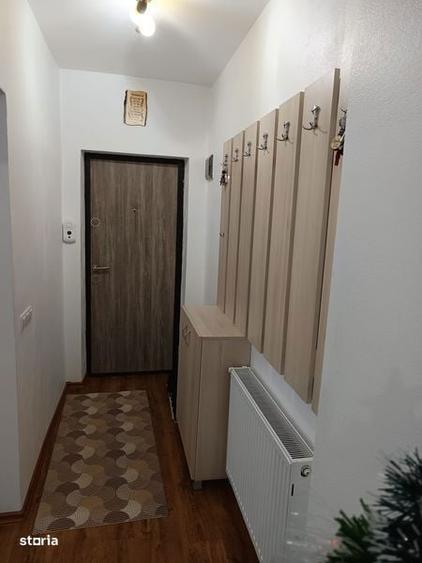 Apartament cu 4 camere de vanzare - 1