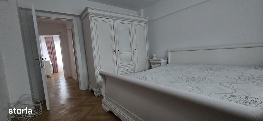 Ultracentral, etaj 1 , vanzare apartament 4 camere - 1