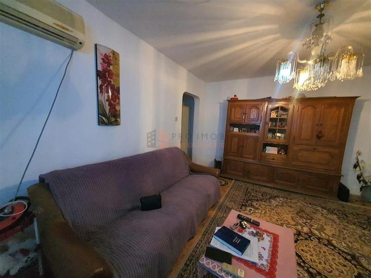 Apartament 2 camere conf 1 semidecomandat zona Brosteni - 1