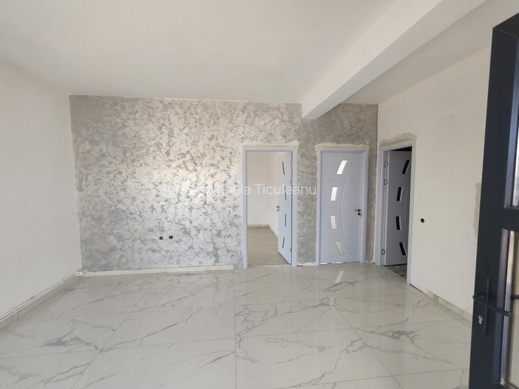Casă cu 3 camere în Central Casă cu 3 camere în Central