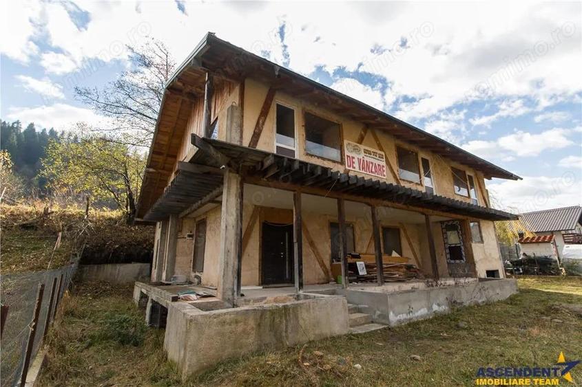 Proprietate autentica, stil traditional:Eco, cu parau pitoresc si vedere spectaculoasa, teren 900 mp - 9