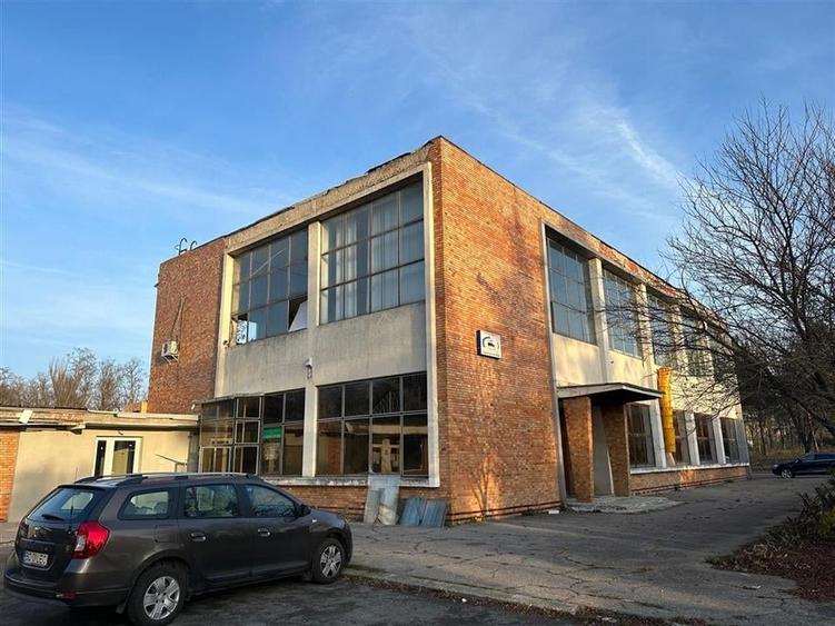 SPATIU COMERCIAL  716 MP CU TEREN 1283 MP DE VANZARE/ INCHIRIERE  50/100/200 MP - 1