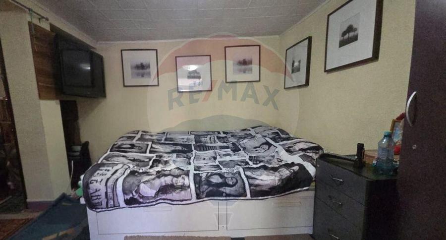 Casa / Vila cu 6 camere de vanzare - 2