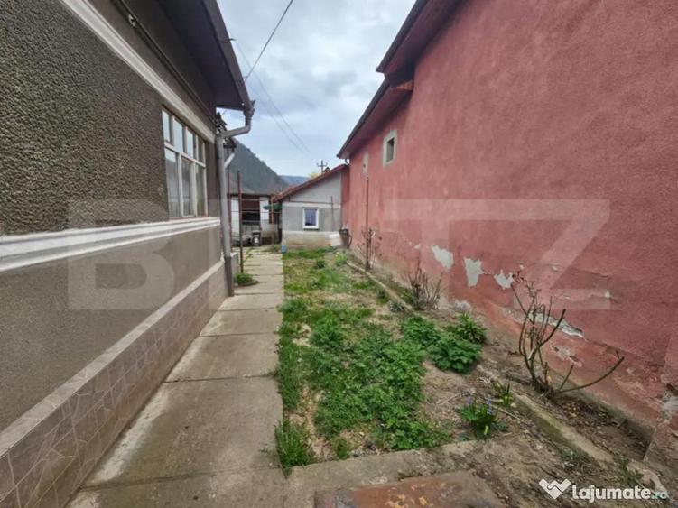 Casa spa?ioasa cu 4 camere, bucatarie de vara ?i tere - 7