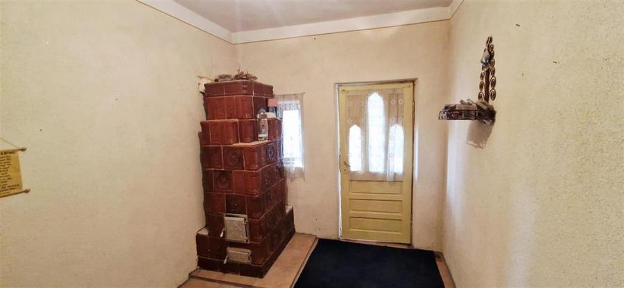 Casa Bradesti , teren  intravilan 7952 mp , deschidere 33 m la DE 70 - 9