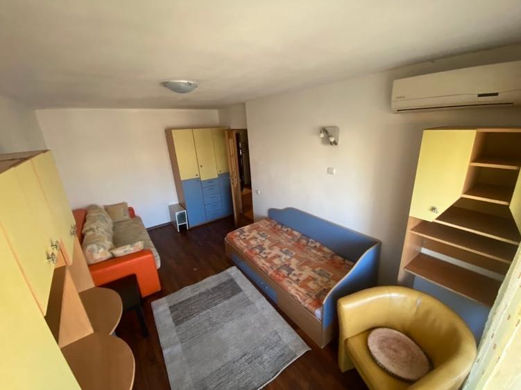 Garsoniera spatioasa. Tei (aproape de Facultatea de Constructii) - 1