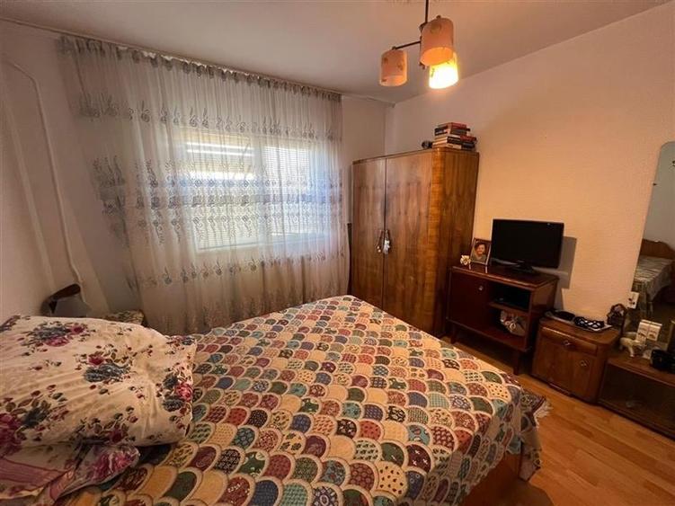 Apartament cu 3 camere decomandat - 70 mp - Zona Adriatica, Str. Aleea Visinului - 8