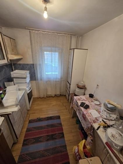 Dacia - Bulevard - 3 camere decomandat - liber - geam la baie - 4