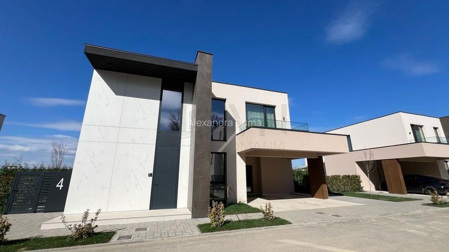 REV2004667 Vile de Lux l Pipera