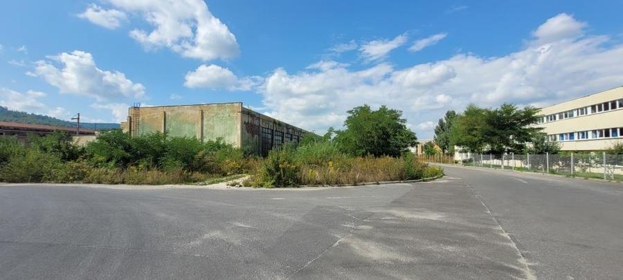 Proprietar vand Hala si Spatii Birouri S=3.400 mp pe Platforma Industriala Roman - 3