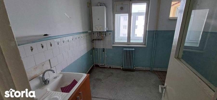 Apartament 3 camere, et. 3, zona Orion, Piatra Neamt - 2