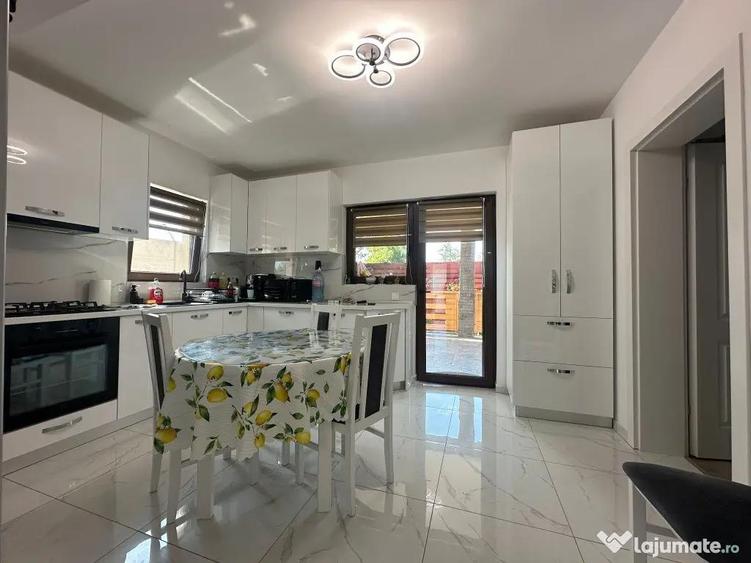 Case moderne in Halchiu lini?te, intimitate ?i acces rapid catre BV! - 10