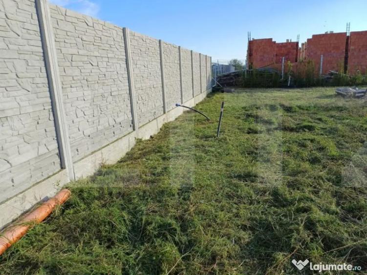 Teren Intravilan Imprejmuit in Sanmihaiu German - 3