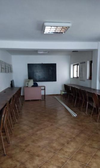 Inchiriem spatiu-birou- salon - 9