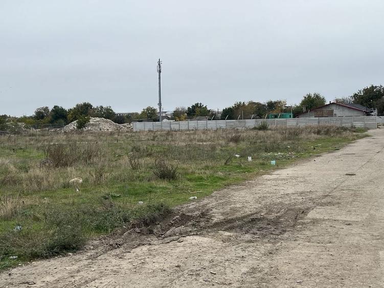 Teren intravilan de vanzare - 3