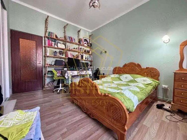 Casa renovata cu 4 camere la curte comuna | Iosefin Casa renovata cu 4 camere la curte comuna | Iosefin