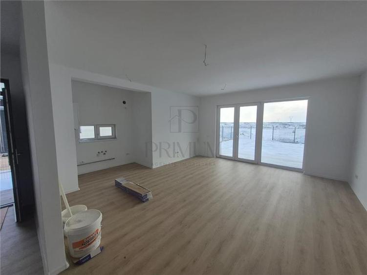 Duplex gata de mutare - superb - 3 camere - zona exclusivista - panouri solare - - 1