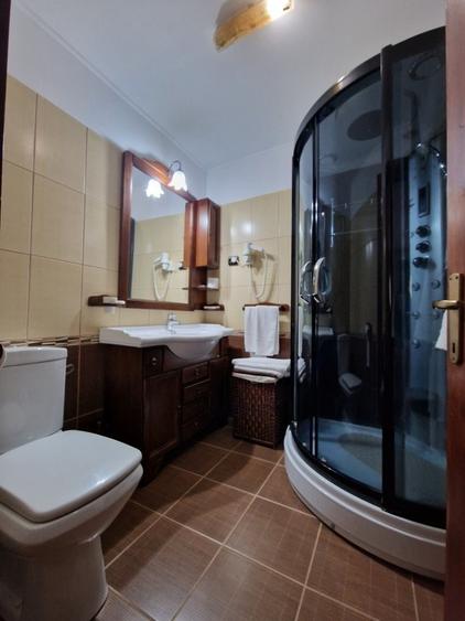 Complex Turistic - 900 mp utili -  teren 3000 mp - Piscina - zona turistica - 23