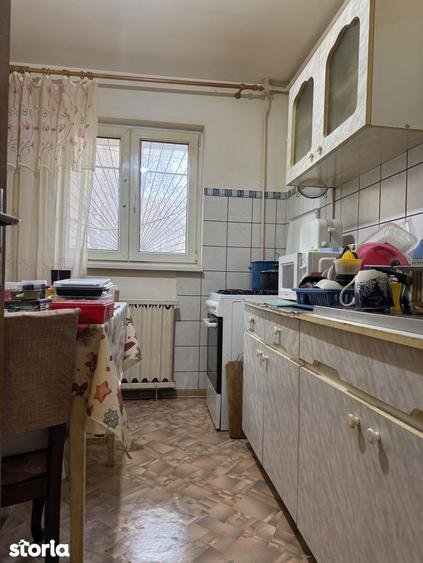 Apartament cu 3 camere decomandat în Rahova