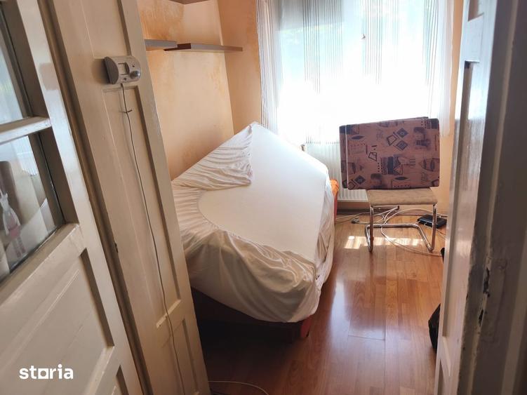 Cladire cu 2 apartamente, un spatiu comercial si anexe - Semicentral - 6