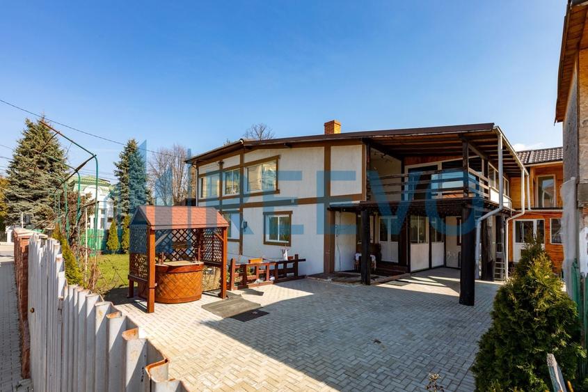 Clădire și teren de investiție, central Roman - 1