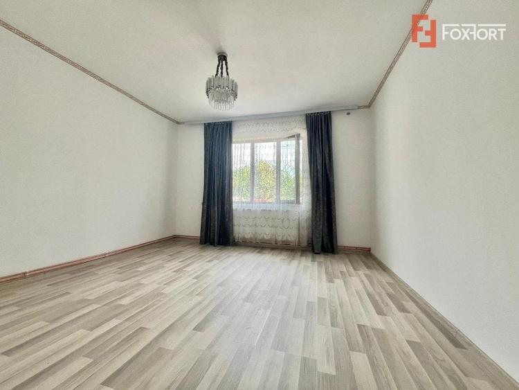 Casa Individuala de vanzare cu 3 camere si teren de 486 mp, zona Plopi, Ghiroda - 2
