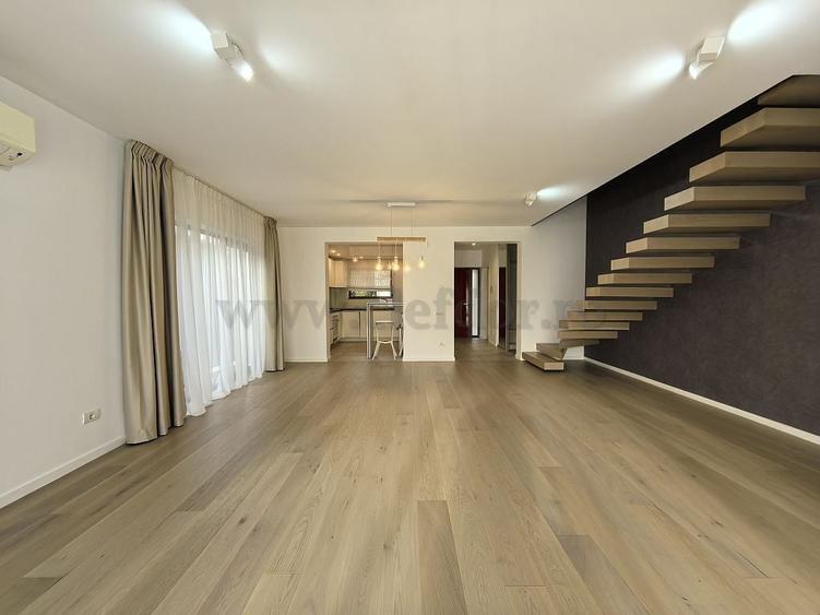 Vilă cu Piscina in Tunari - 8