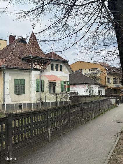 Casa Ultracentrala, zona Coroana de Aur - 1