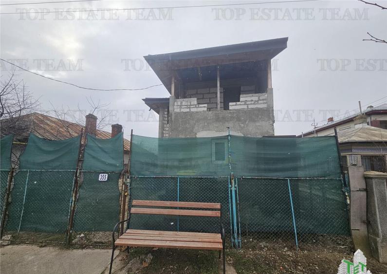 Teren 2800mp casa soseaua principala Domnesti - 2