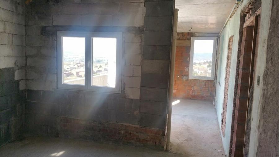 CASA SINGUR CURTE DE RENOVAT  cu teren 297 mp -ZONA PIATA UNIRII- comision 0% - 7