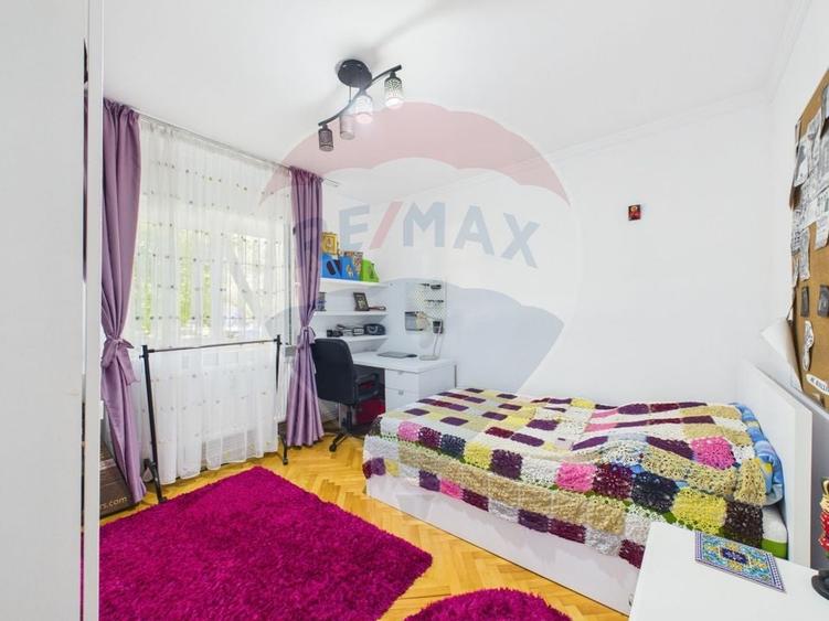 Apartament cu 4 camere de vanzare, Centrala proprie, 13 Septembrie - 20