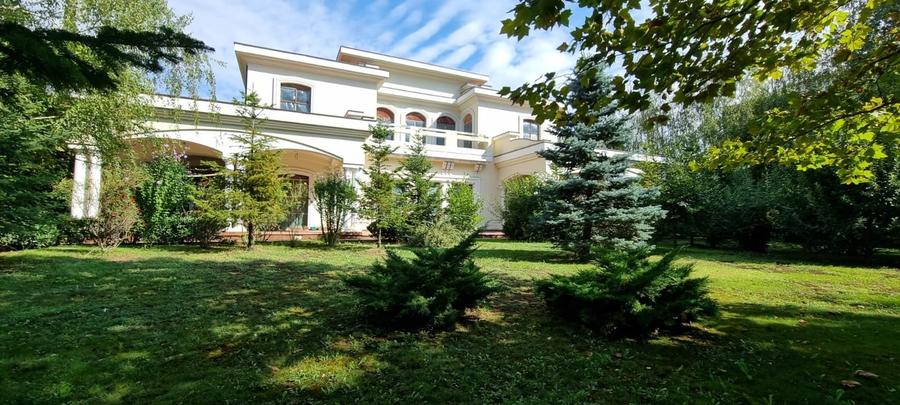 Refugiu Exclusivist – Armonie între Natură și Arhitectură - 17