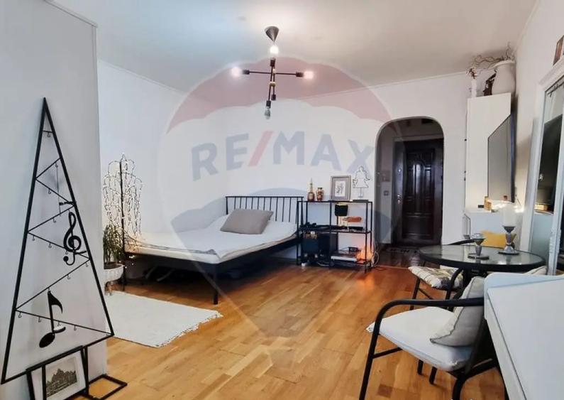 Garsoniera de vanzare metrou Costin Georgian - 4