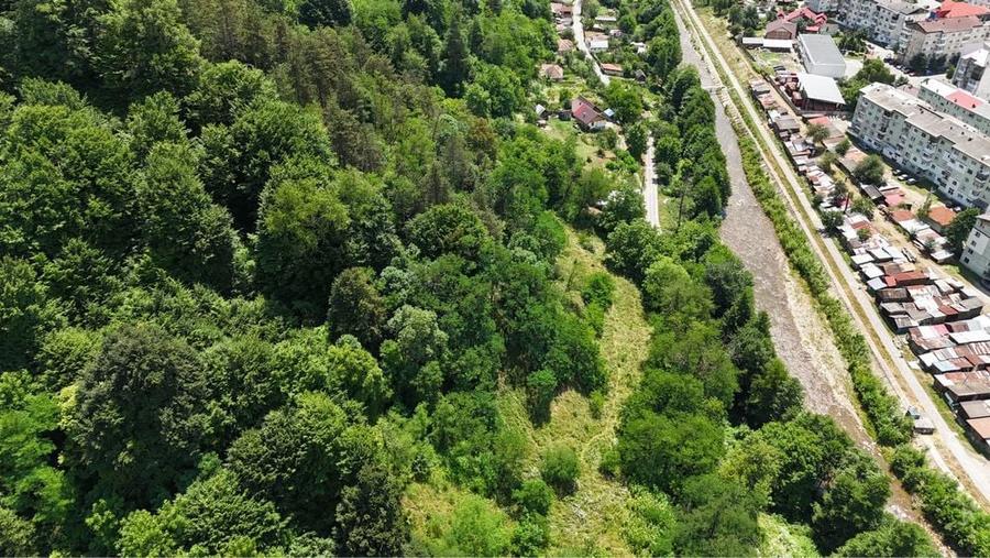 Teren intravilan Brezoi - 3