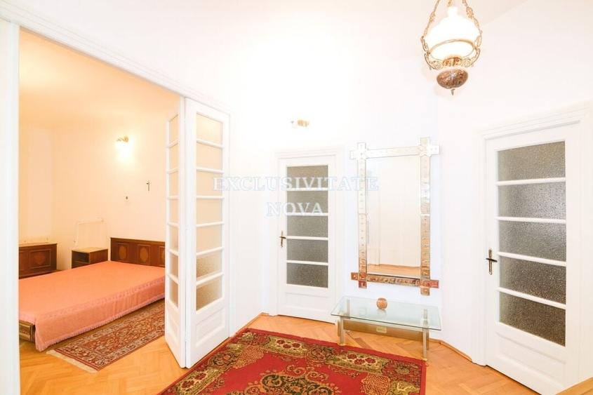 Vila singur curte Rezidential / Birouri intre Dacia si Stefan cel Mare cu garaj - 2