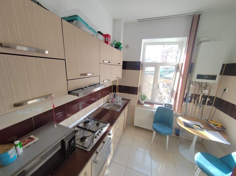 Parcul Carol,imobil versatil rezidential /birouri,parcare si curte - 7