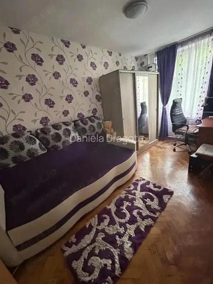 Apartament 3 camere decomandate zona Tractorul Apartament 3 camere decomandate zona Tractorul