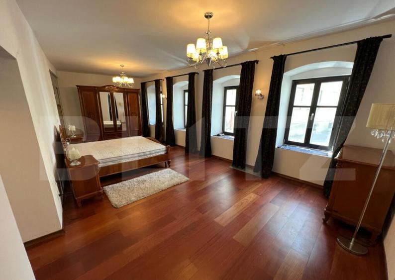 Apartament cu 2 camere, 130 mp, zona Centru Istoric - 2