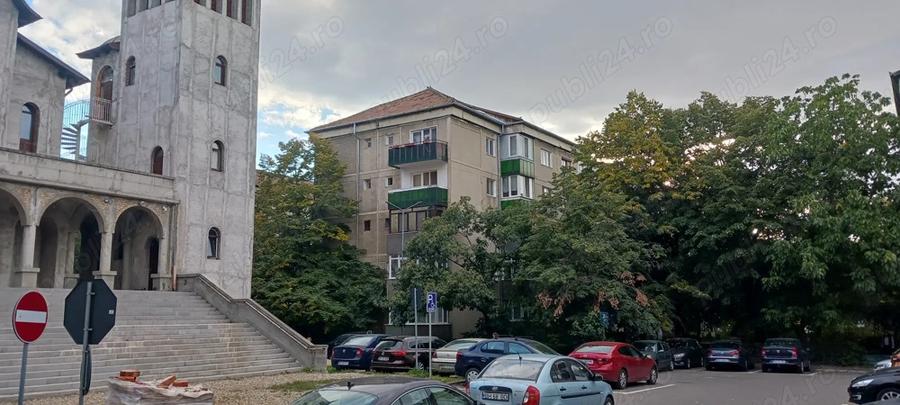 Inchiriez ap.3 camere - 3