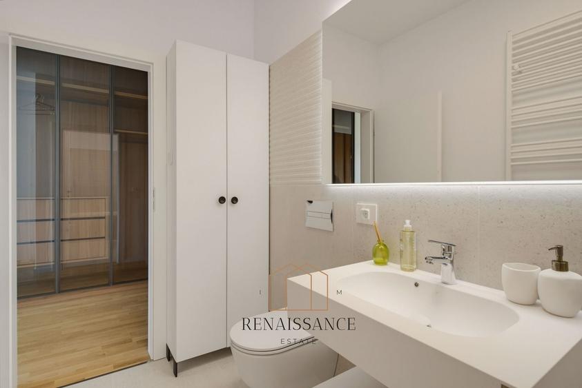 Apartament cu 4 camere decomandat, mobilat în Central