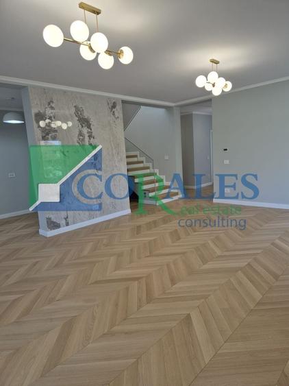 Casă individuală cu 5 camere cu Canalizare în Dumbrăvița