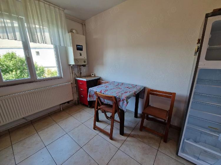 Apartament cu 2 camere decomandat în Calea Dumbrăvii