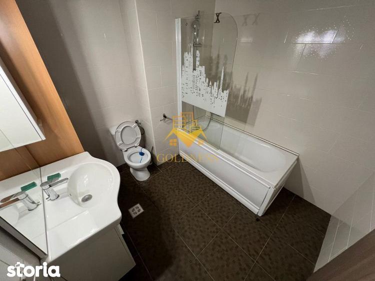 Apartament cu 3 camere, mobilat în Între Lacuri
