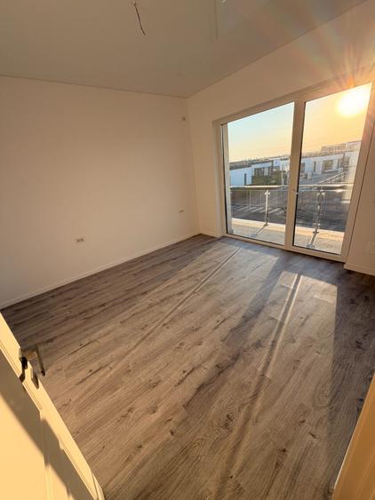 Casă individuală cu 4 camere cu Teren 500 Mp în Vidra