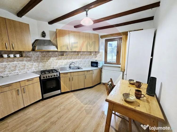 Apartament cu 3 camere decomandat în Calea București