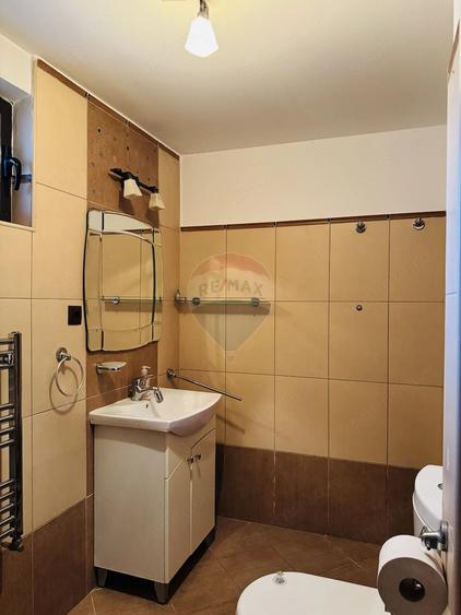 Casă cu 4 camere în Central