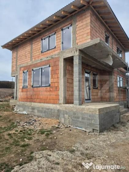 Vila noua de vanzare la intrare in Corunca - 14