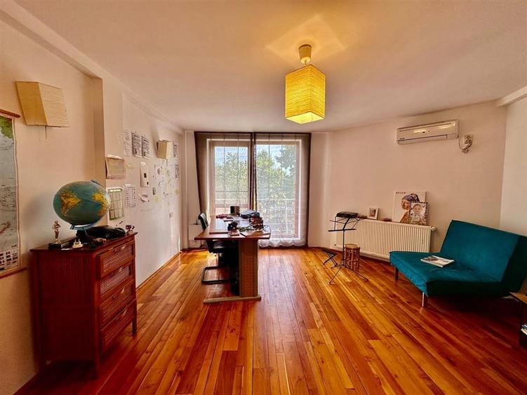 Casă cu 7 camere cu Teren 600 Mp în Pipera