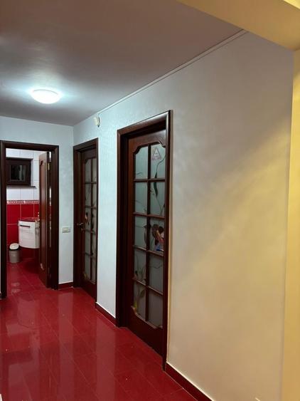 Apartament cu 3 camere decomandat în Exterior Vest