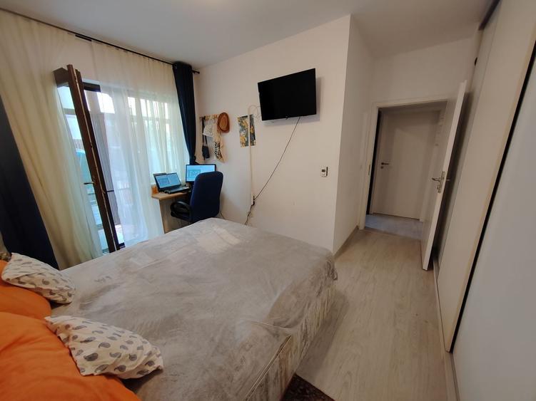 Apartament cu 3 camere decomandat, mobilat în Valea Adâncă